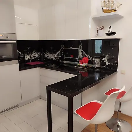 London Apartment, Апартаменти *