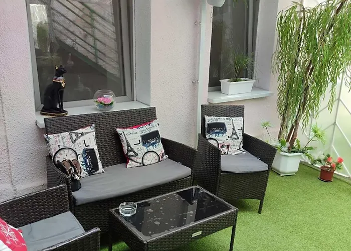 London Apartment, Apartament