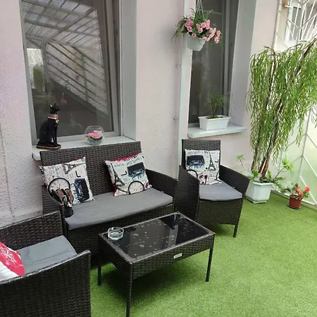 London Apartment, Appartement