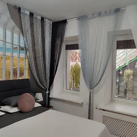 London Apartment, Appartement Odessa